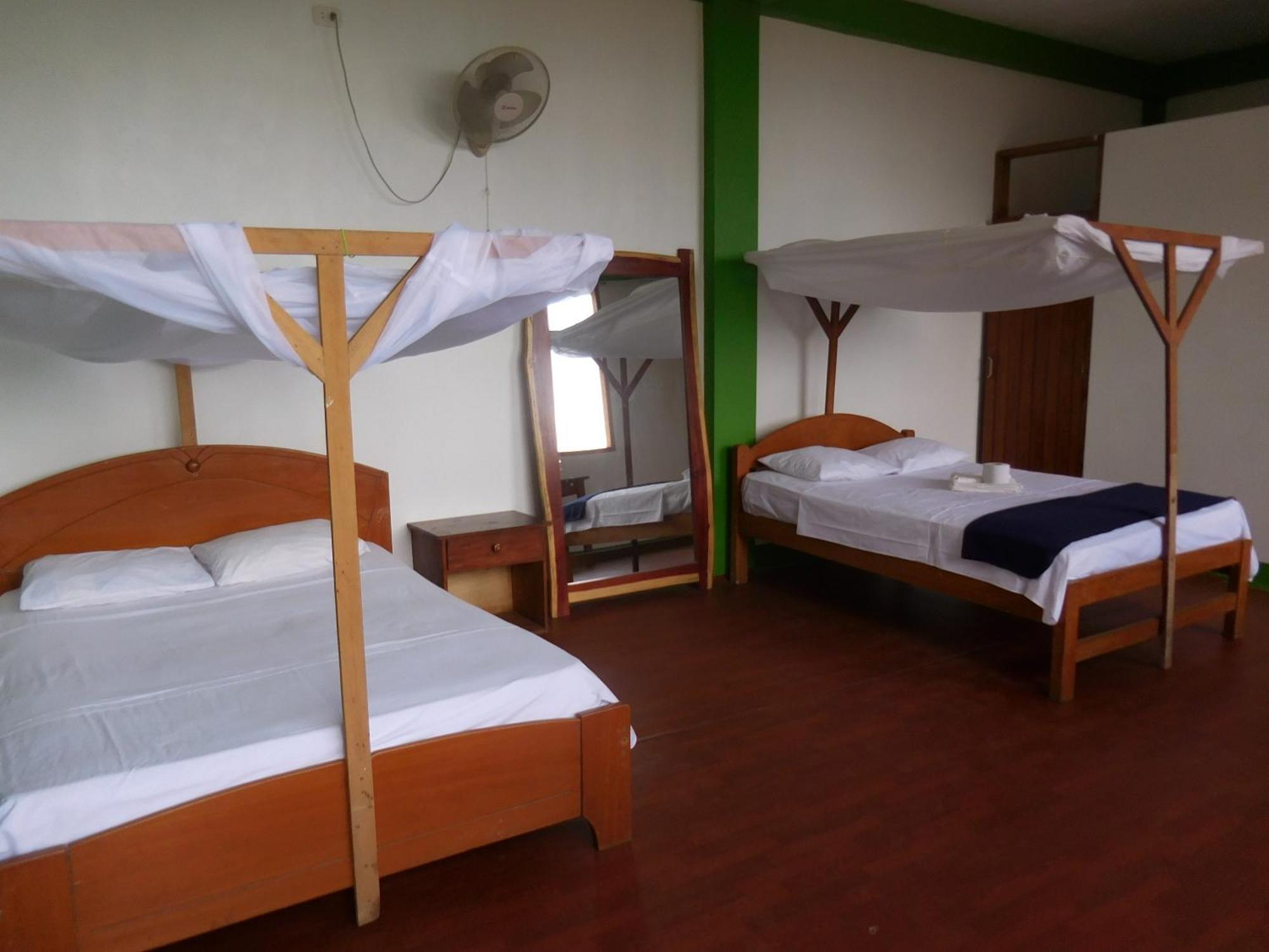 Tambopata Hostel プエルト・マルドナード エクステリア 写真