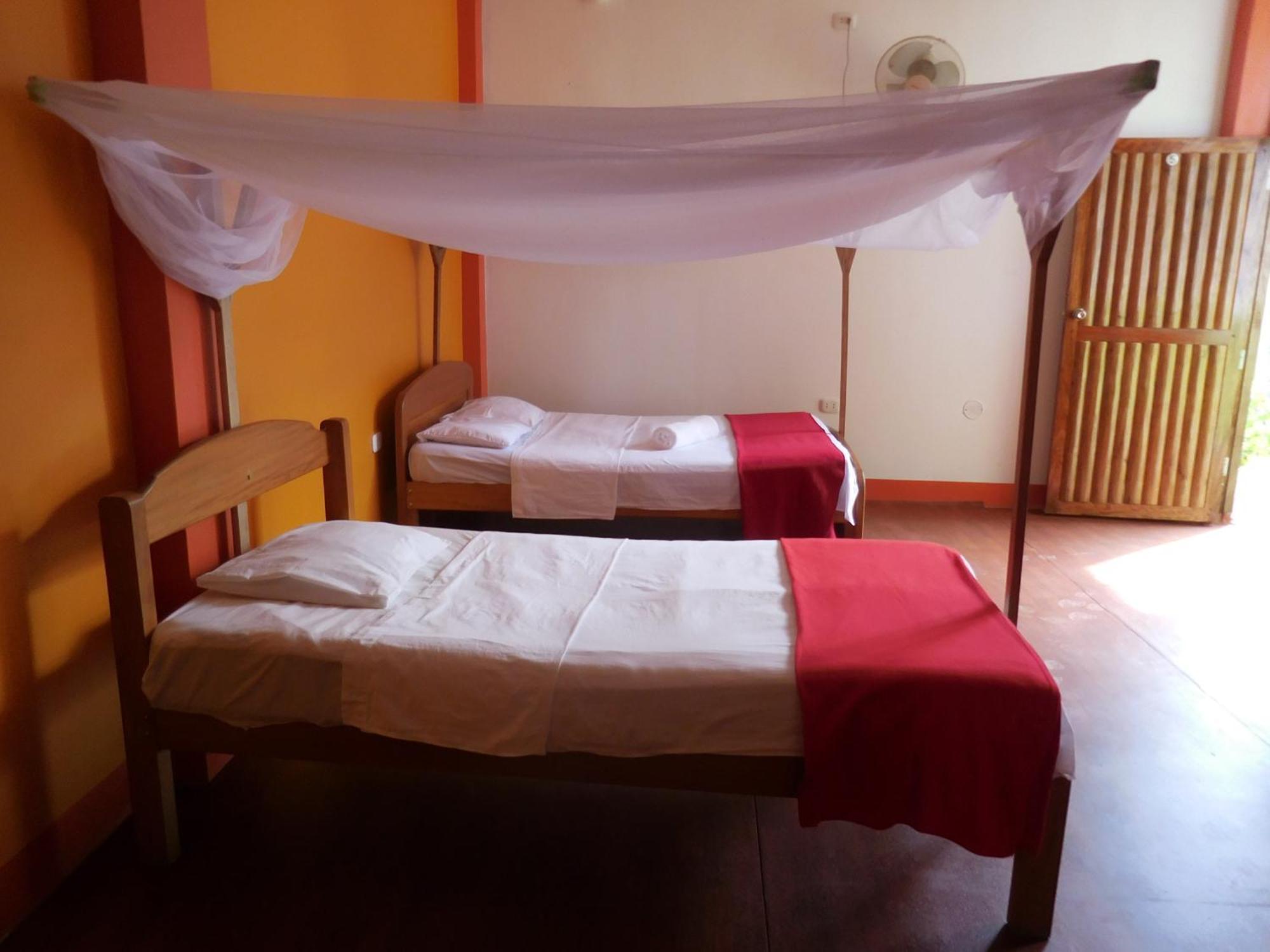 Tambopata Hostel プエルト・マルドナード エクステリア 写真