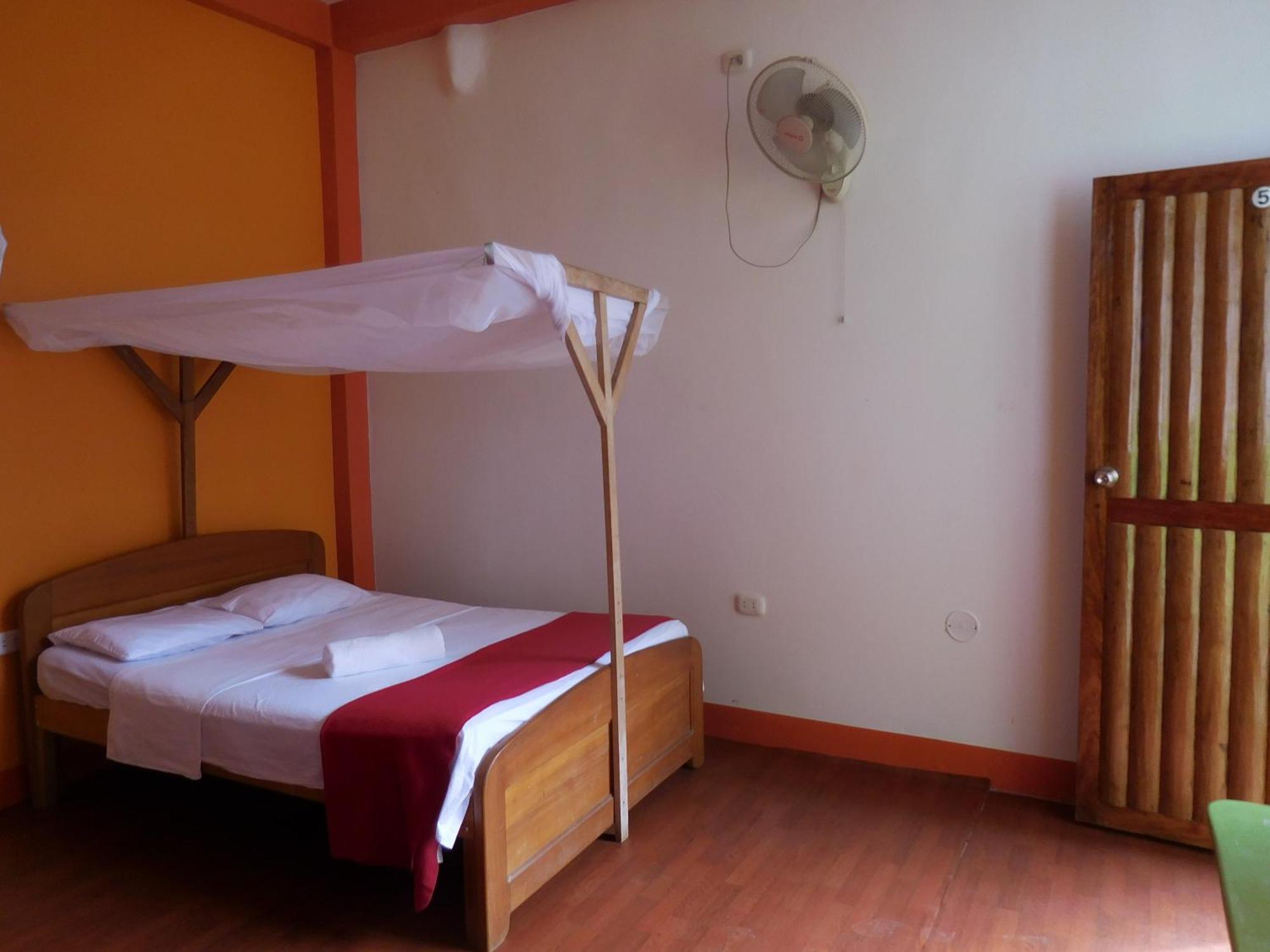 Tambopata Hostel プエルト・マルドナード エクステリア 写真