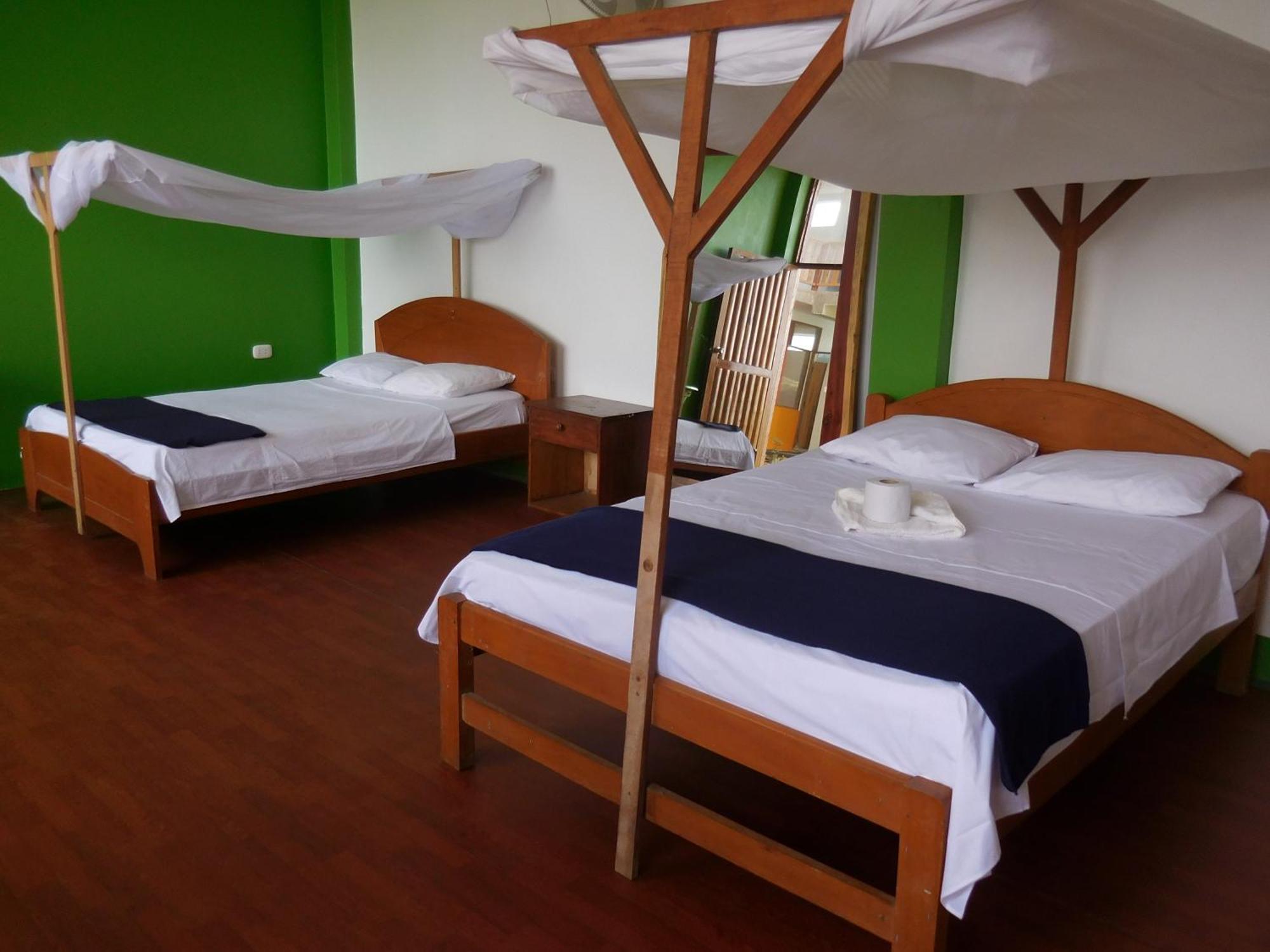 Tambopata Hostel プエルト・マルドナード エクステリア 写真
