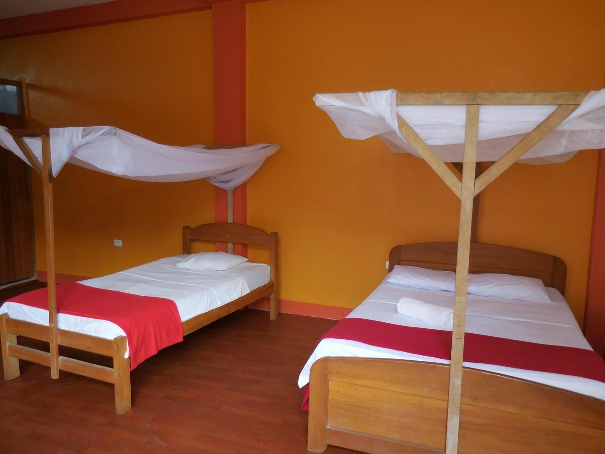 Tambopata Hostel プエルト・マルドナード エクステリア 写真