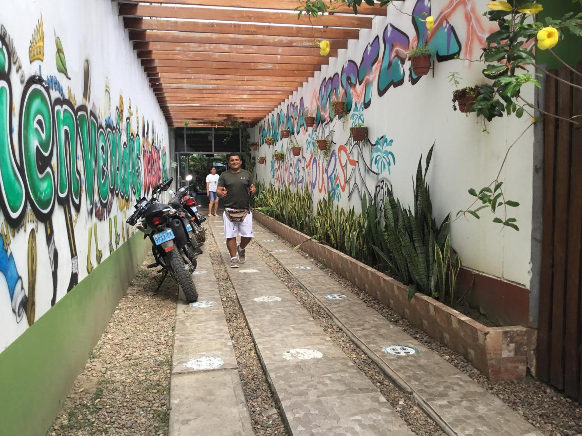 Tambopata Hostel プエルト・マルドナード エクステリア 写真