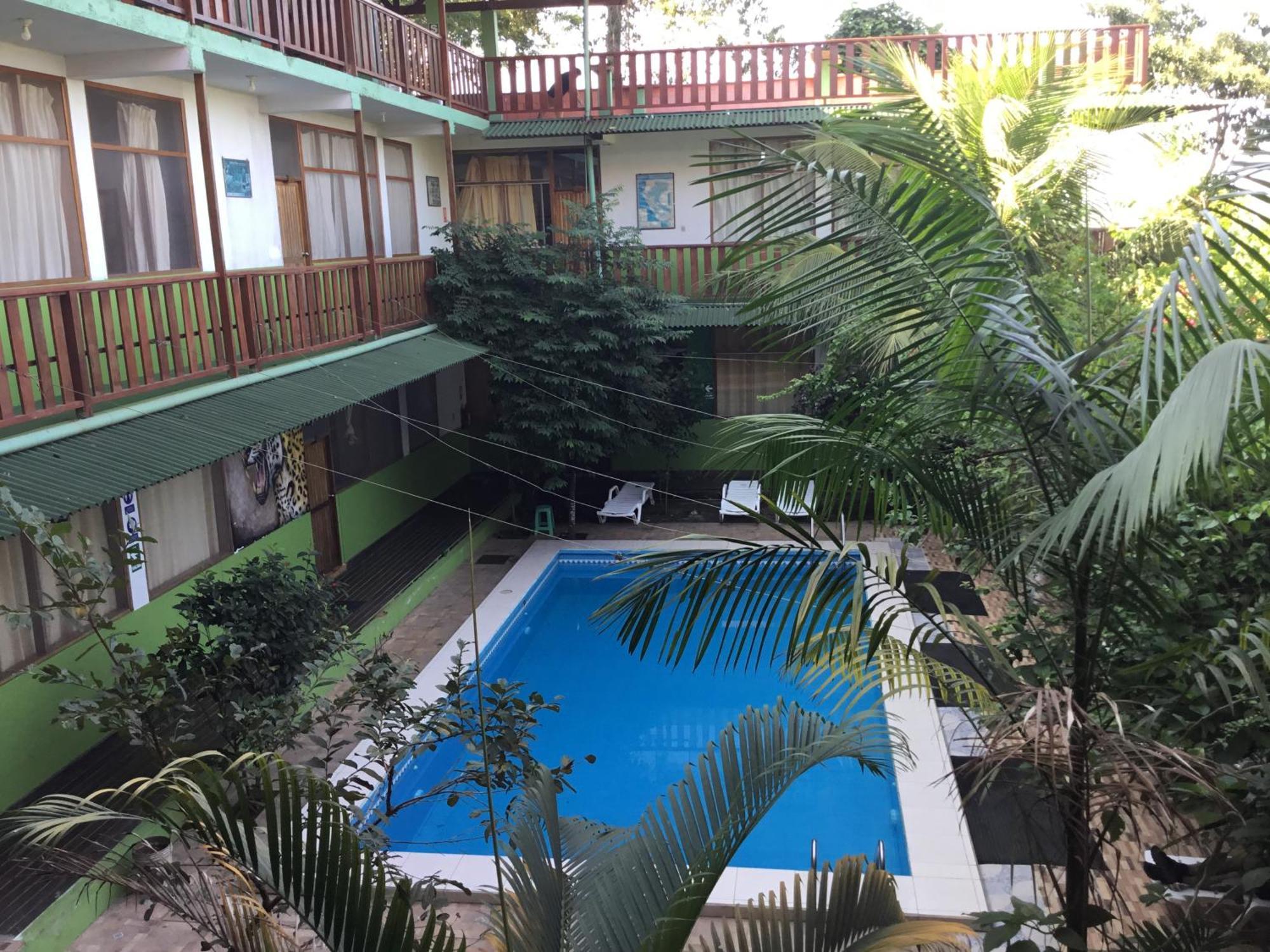 Tambopata Hostel プエルト・マルドナード エクステリア 写真